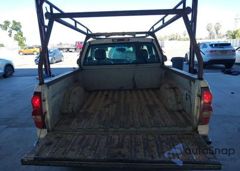 2003 Chevrolet Silverado 1500 из США, поврежденный, VIN 1GCEC14X63Z317727